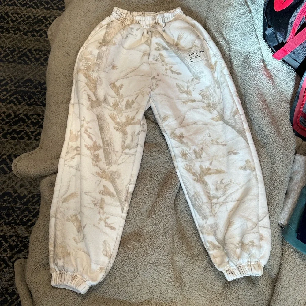 Kids Comfrt Beige Camouflage Joggers - Picture 1 of 4